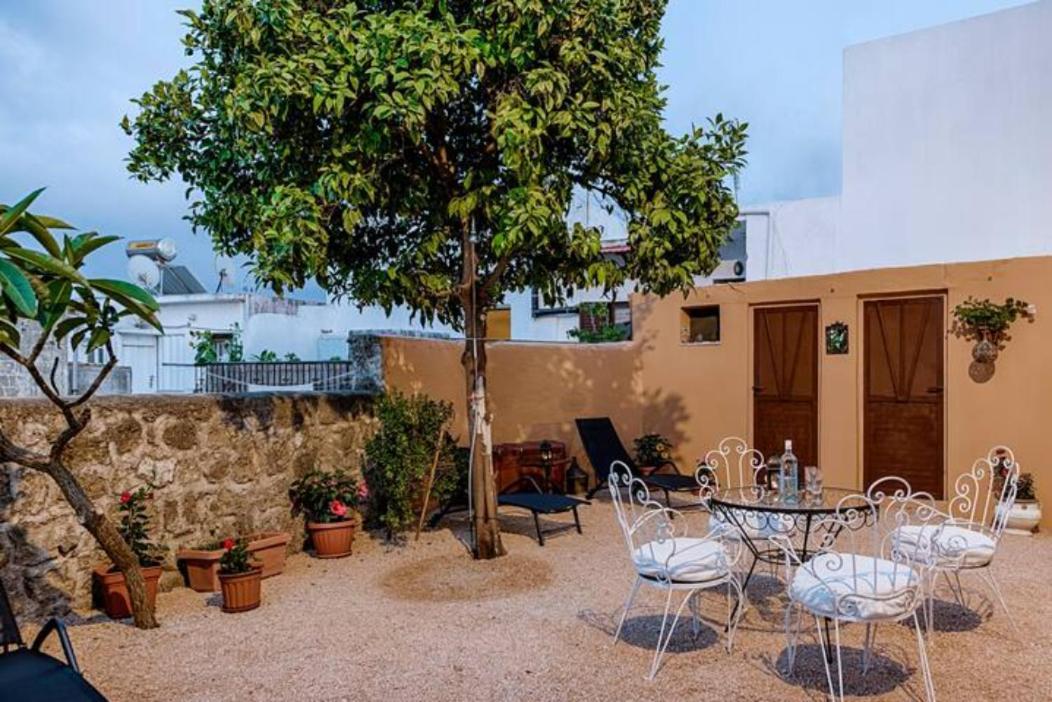 Kristina'S Apartments Rhodes City Bagian luar foto